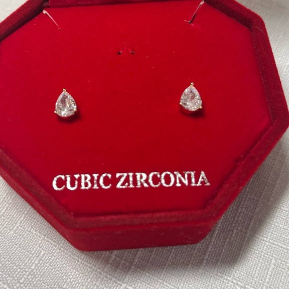 Danecraft Fine Gold Plated Cubic Zirconia Earrings. Box incl - lights up! New - Picture 2 of 3